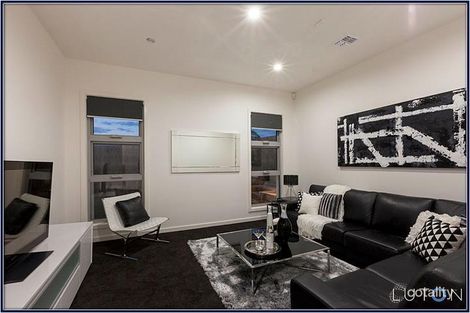 Property photo of 8 Laird Crescent Forde ACT 2914