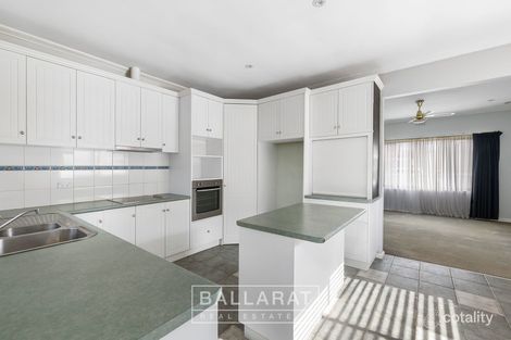 Property photo of 40 Grammar Street Wendouree VIC 3355