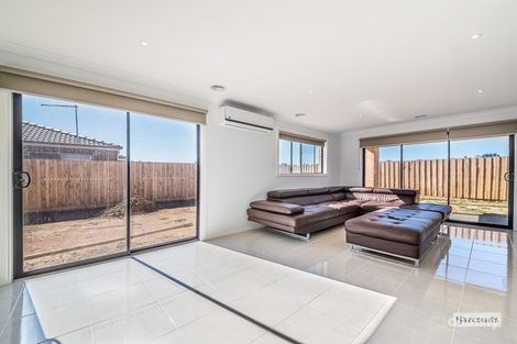 Property photo of 42 Pepper Crescent Drouin VIC 3818