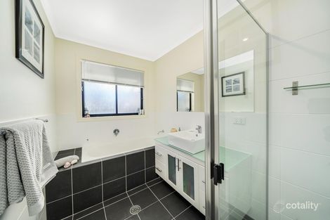 39 Walter Crocker Cres, Casey, ACT 2913