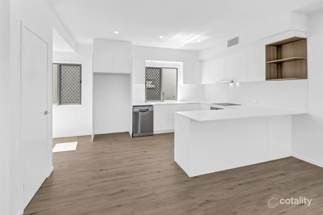 2/89 Pohlman St, Southport, QLD 4215