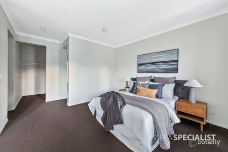 Property photo of 16 Hemsley Drive Deer Park VIC 3023