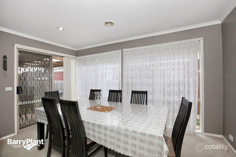 Property photo of 30 Thames Way Roxburgh Park VIC 3064