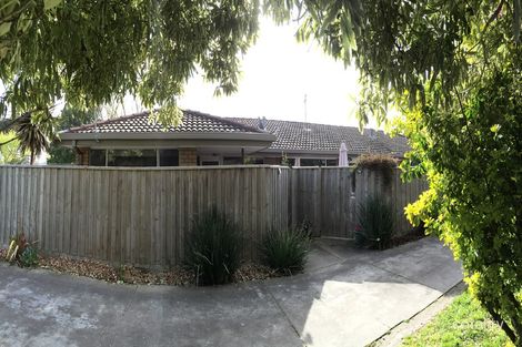 1/8 Cardwell St, Alfredton, VIC 3350