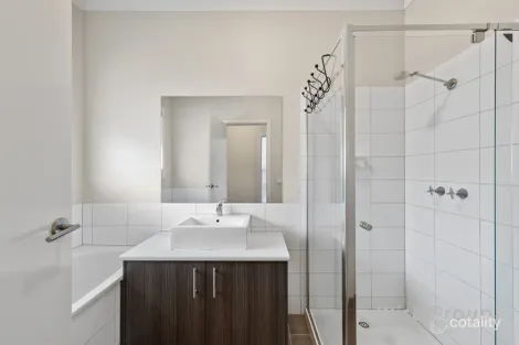 Property photo of 10/41-45 Valencia Circuit Cranbourne VIC 3977