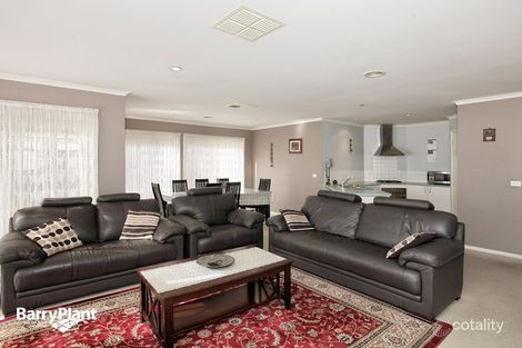 Property photo of 30 Thames Way Roxburgh Park VIC 3064