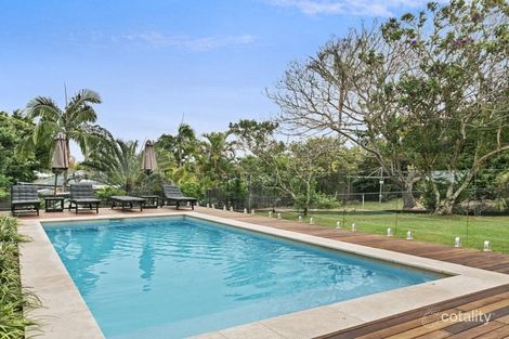18 First Ave, Labrador, QLD 4215