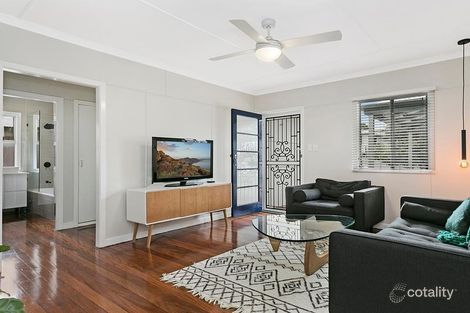 Property photo of 18 First Avenue Labrador QLD 4215