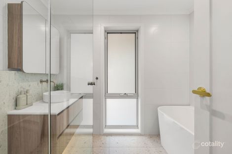 Property photo of 116 Prince Of Wales Avenue Mill Park VIC 3082