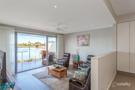 Property photo of 7 Lakefront Crescent Varsity Lakes QLD 4227