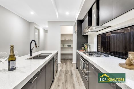 Property photo of 72 Cinnamara Circuit Tarneit VIC 3029