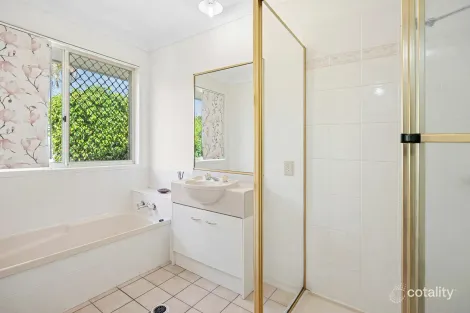 Property photo of 17 Walton Place Brighton QLD 4017