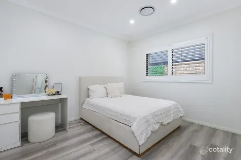Property photo of 30 Stratton Road Oran Park NSW 2570