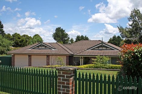 127 Tableland Rd, Wentworth Falls, NSW 2782