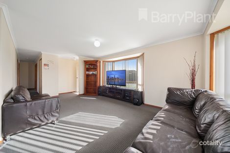 Property photo of 1 Joseph Court Pakenham VIC 3810