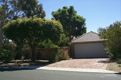 24b Coleman Cres, Melville, WA 6156