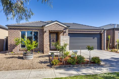 Property photo of 17 Finsbury Crescent Manor Lakes VIC 3024