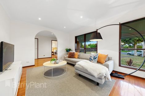 Property photo of 4 Bundeena Avenue Kealba VIC 3021