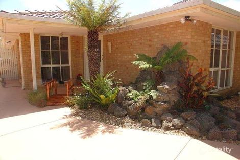 Property photo of 19 Acre Rise Hampton Park VIC 3976