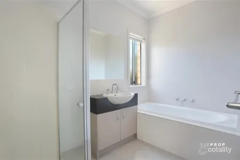 Property photo of 20 Rivulet Drive Point Cook VIC 3030