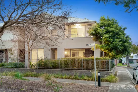 Property photo of 32 Ringtail Circuit Maidstone VIC 3012