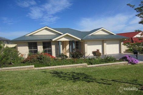 28 Carrington Park Dr, Nowra, NSW 2541