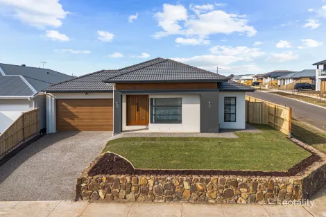 Property photo of 39 Richey Promenade Gisborne VIC 3437
