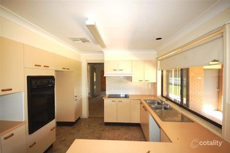 Property photo of 43 Grevillea Crescent Lake Albert NSW 2650