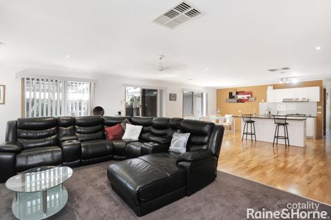 Property photo of 30 Newlyn Drive Craigieburn VIC 3064