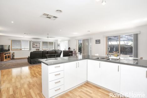 Property photo of 30 Newlyn Drive Craigieburn VIC 3064