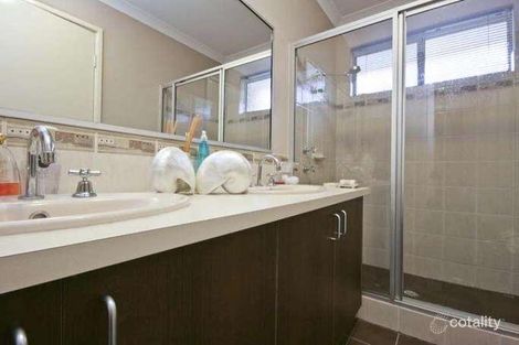 Property photo of 5 Randwick Bend Harrisdale WA 6112