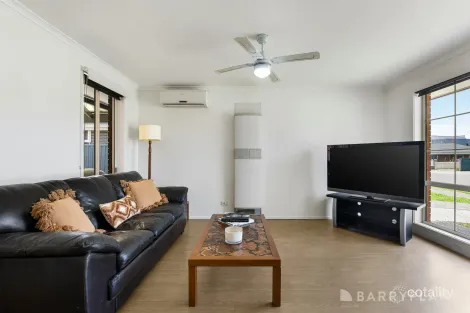 Property photo of 1B Monaro Court Mooroolbark VIC 3138