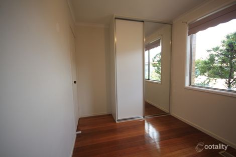 Property photo of 1 Hoctor Close Gladstone Park VIC 3043