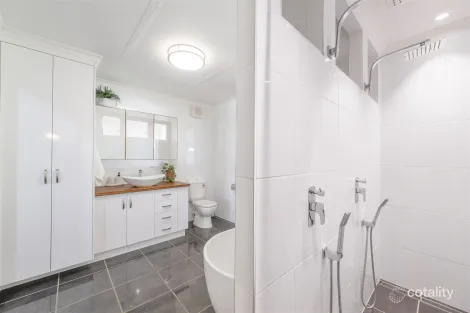 Property photo of 6 Alexander Street Boyne Island QLD 4680