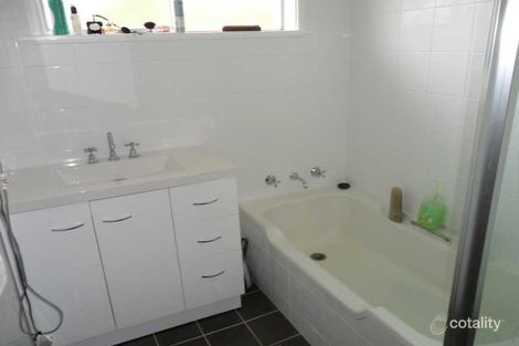 Property photo of 114 Simkin Crescent Kooringal NSW 2650