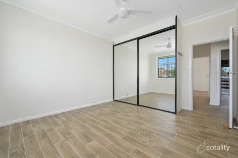 Property photo of 10 Hewison Avenue Green Valley NSW 2168