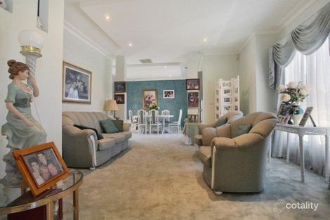 Property photo of 5 Zebrina Close Hillside VIC 3037