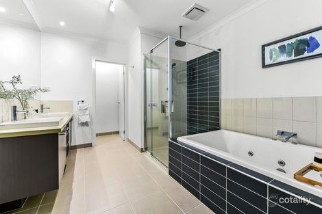 Property photo of 40 Clarendon Drive Keysborough VIC 3173