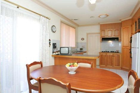 Property photo of 2/19 Amis Crescent Avondale Heights VIC 3034