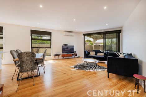 Property photo of 2/8 Deakin Crescent Dandenong North VIC 3175