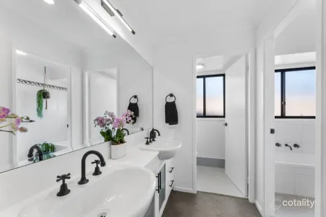 Property photo of 44 Barnes Crescent Menai NSW 2234