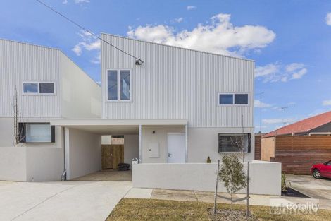 Property photo of 7 Dundee Place Newtown VIC 3220