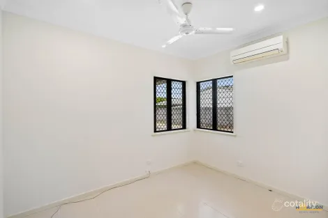 Property photo of 3 Calvert Close Bentley Park QLD 4869
