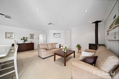 Property photo of 22 Troubridge Retreat Ocean Reef WA 6027