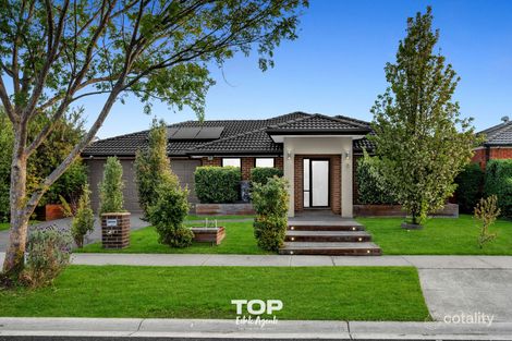Property photo of 5 Aquitane Drive Cranbourne East VIC 3977