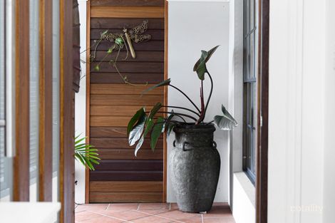 Property photo of 2 Queenscliff Crescent Robina QLD 4226