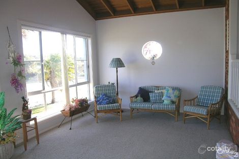 Property photo of 1 Raffia Place Forster NSW 2428