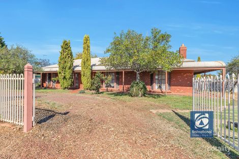 Property photo of 2 Lachlan Crescent Echuca VIC 3564