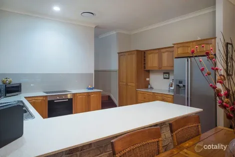 Property photo of 38 Stretton Drive Helensvale QLD 4212