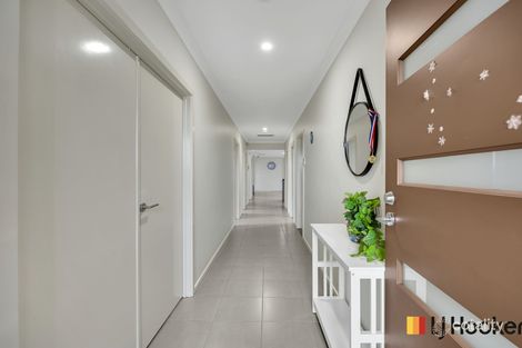 Property photo of 11 Kipling Circuit Diggers Rest VIC 3427